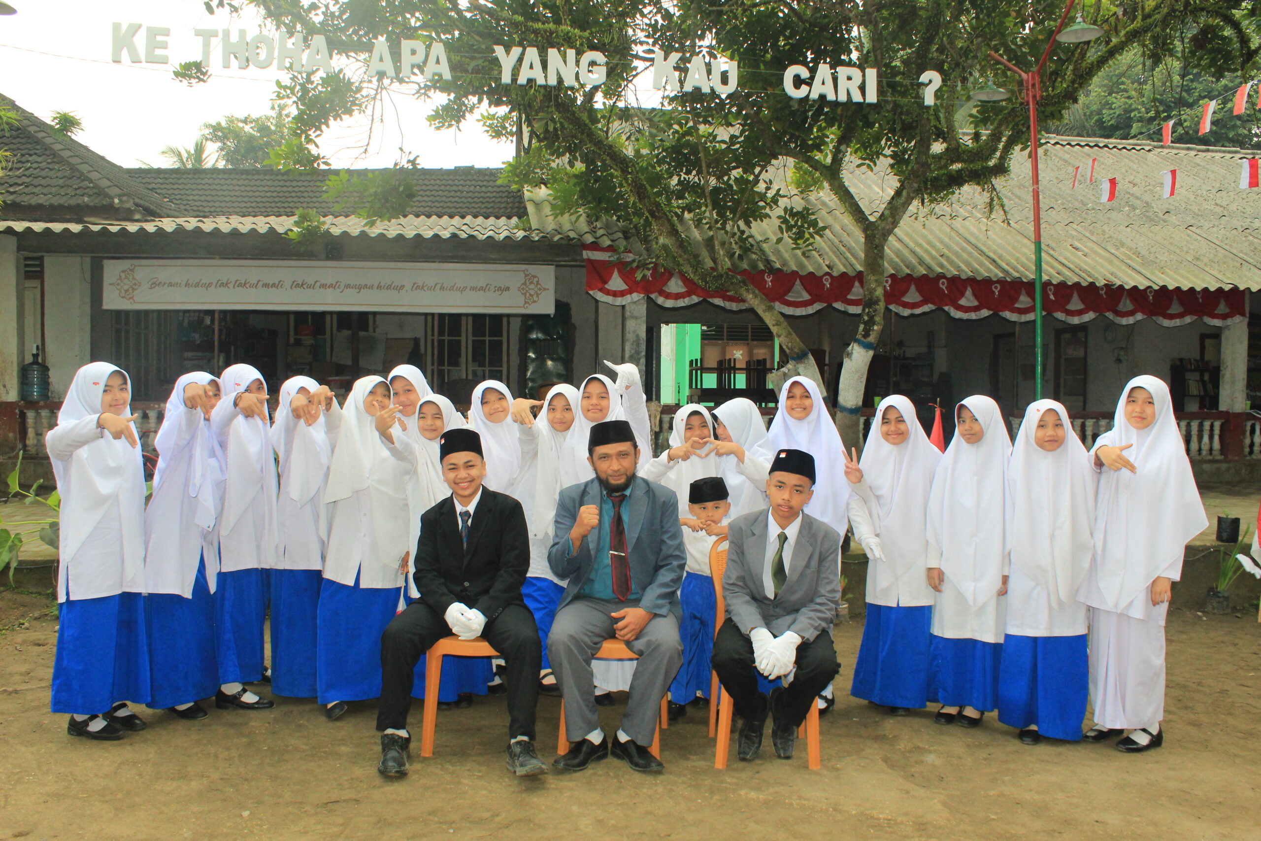 ponpes terdekat, pondok pesantren terdekat, ponpes terdekat di Lombok barat, pondok pesantren terdekat di Lombok barat, ponpes tahfidz, ponpes tahfidz di Lombok barat, pesantren di Lombok barat, pesantren terdekat, pesantren dengan kurikulum kmi, pondok tahfidz, pondok tahfidz quran, madrasah terdekat, pondok kmi di Lombok barat, ponpes terbaik di Lombok barat, ponpes terbaik, ma’had, ma’had terdekat, pondok pesantren terbaik, pondok pesantren terbaik di ntb, pondok pesantren terbaik di Lombok barat, santri, ponpes thoha, pondok pesantren thoha, pp thoha, ponpes thoha langko